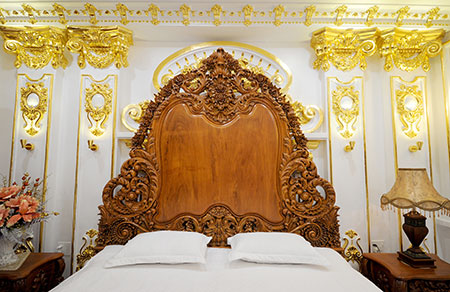 Phòng QUEEN - The QUEEN Room (phần 3)